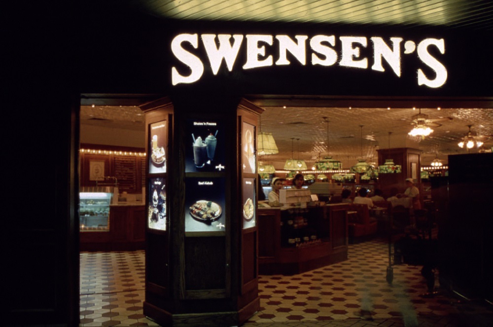 Swensen’s shopfront at Changi Airport Terminal 1 in the 1980s